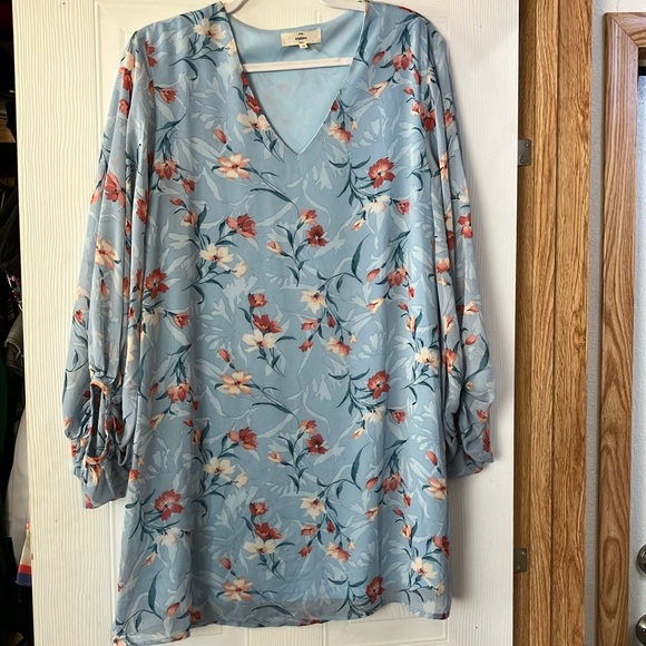 entro Other - Entro Light Blue Floral V-Neck blouse